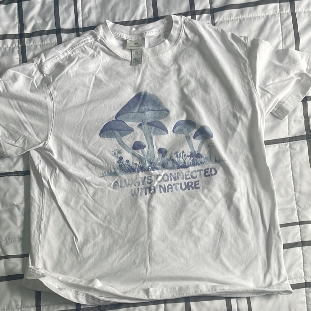 H&M White and Blue Graphic Short Sleeve Tee